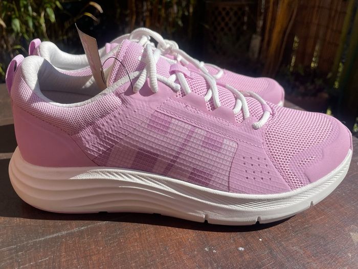 Helly Hansen size 7.5