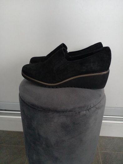Genuine suede shoes size 6