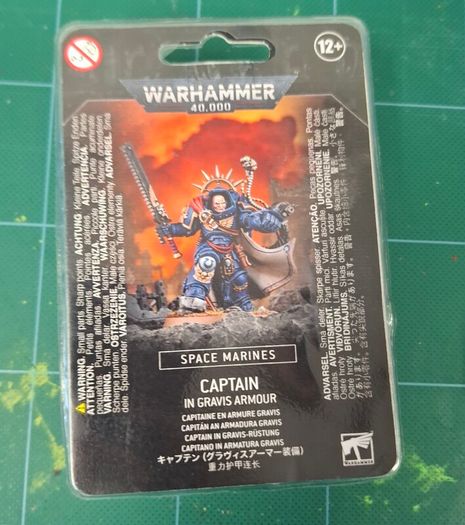 Warhammer 40k Captain in Gravis Armour