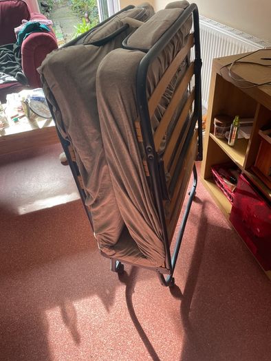 Fold up indoor camp bed