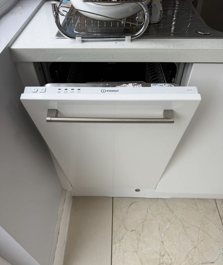 Indesit Slim Integrated dishwasher