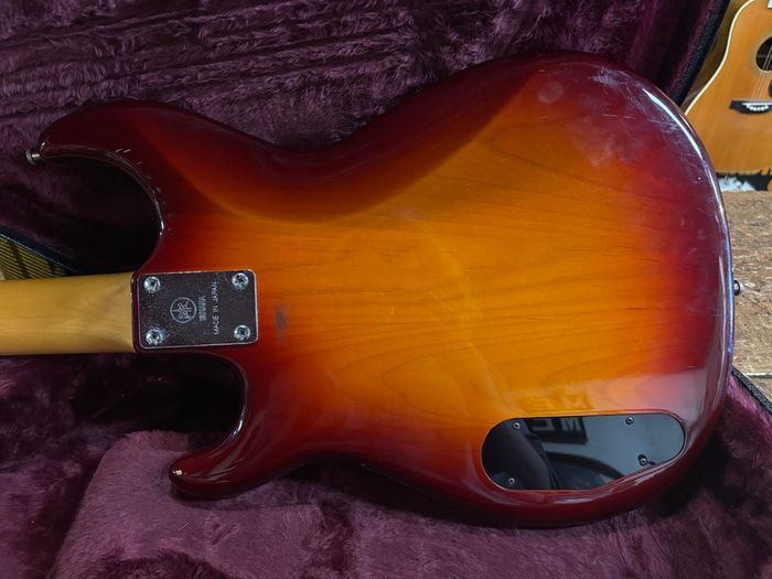 Yamaha BroadBass VI Sunburst 1981