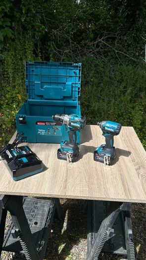 Like new!! Combi drill XGT and Impact driver XGT