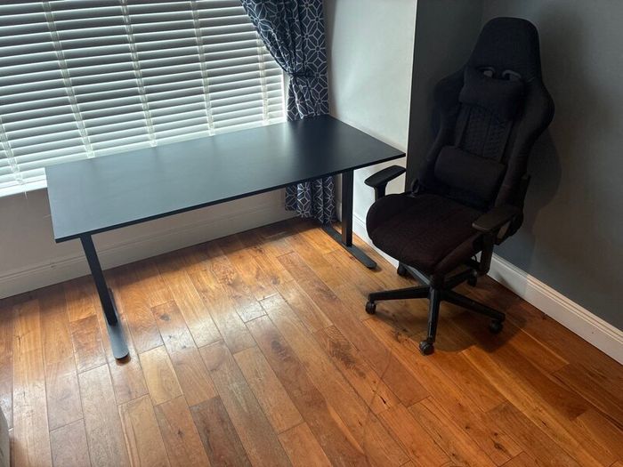 Jysk Stauning Desk & Gaming Chair Nibe (black)