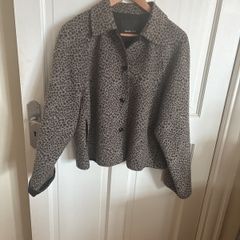 Massimo Dutti Animsl print jacket BNWOT