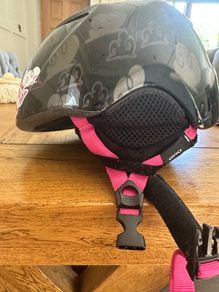 Girls Giro Ski Helmet - suit age 6-12