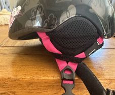 Girls Giro Ski Helmet - suit age 6-12