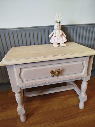 Bedside table