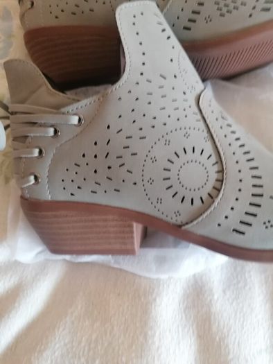 Women's Ankle Boot's