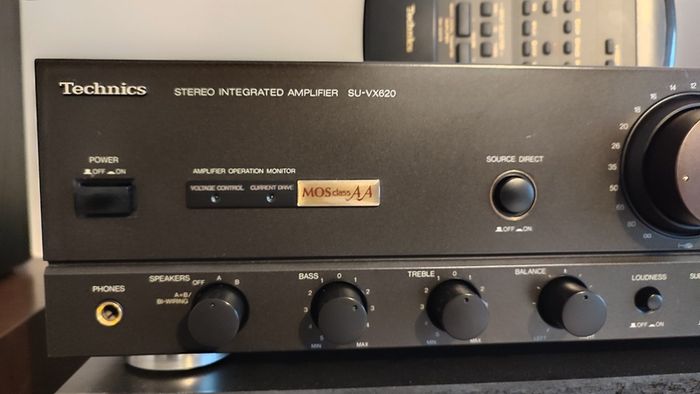 Technics SU-VX620 Amplifier. Genuine Remote. Like new! Cleaned.