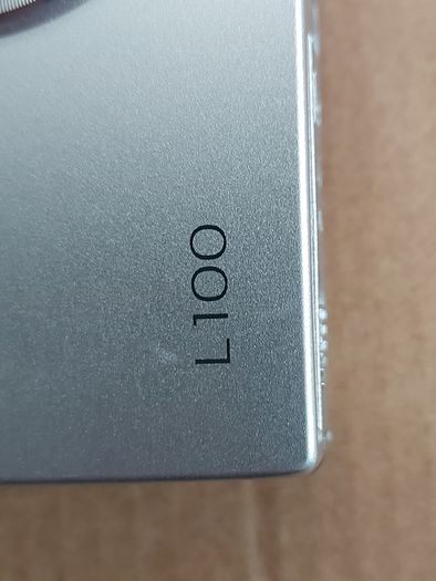 Samsung L100 Digital Camera, 8.1 Megapixels, No Battery or Memory Card, in excellent cosmetic condition, being sold for parts or repair