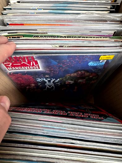 Marvel & DC Long Comic Box w 300 comics for Sale