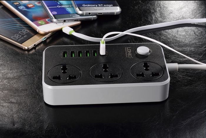New Power Strip with 3 AC Sockets + 6 USB Ports