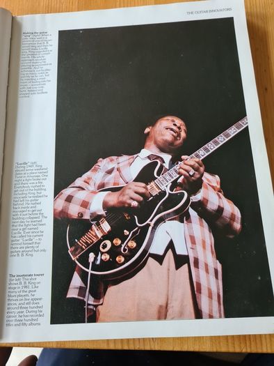 The Guitar Handbook By Ralph Drnyrr. Large Vole Book Of 251 Pages For Amature & Professional.