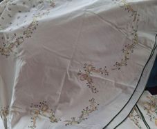 Eternal Beau Tablecloth & Napkins