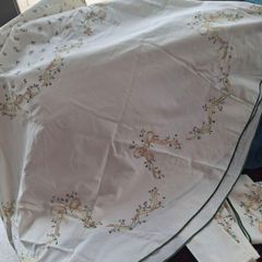 Eternal Beau Tablecloth & Napkins