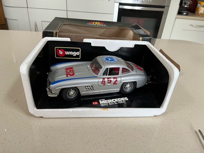 Models Cars Lot 7 + 2 1/18 Burago Defects