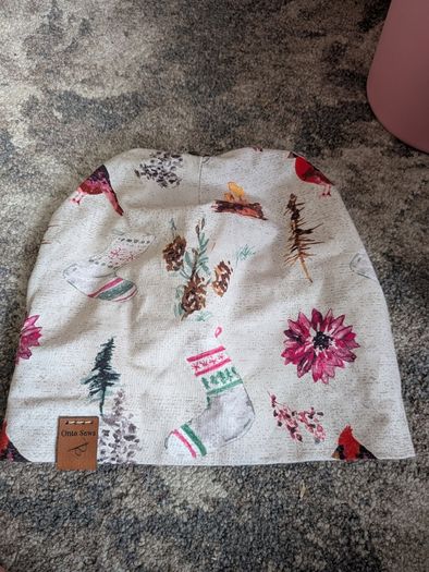 Onte Sews Christmas print beanie hat
