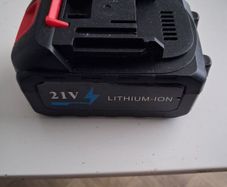 2 x Lithium 21v Batteries