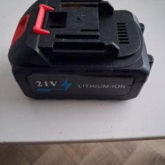 2 x Lithium 21v Batteries