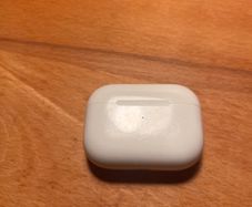 AirPods Pro 1 case and single AirPods