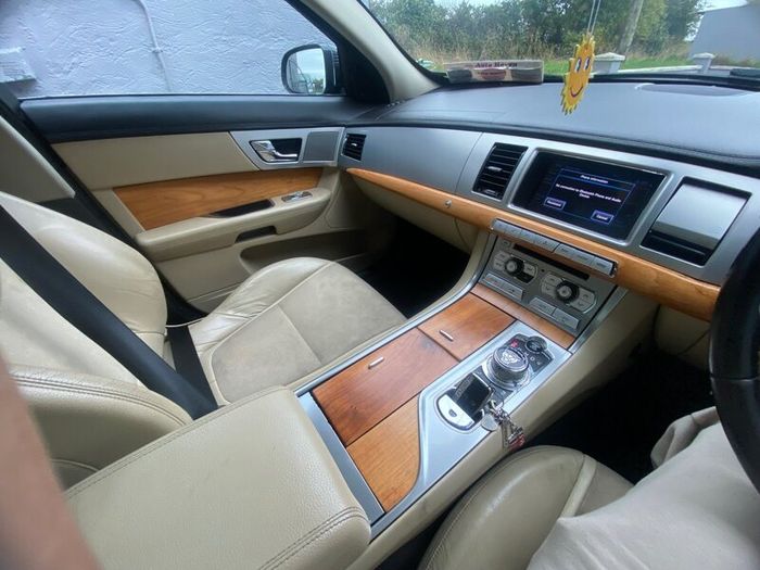 Jaguar XF 2012