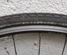 700x28C Front bicycle wheel
