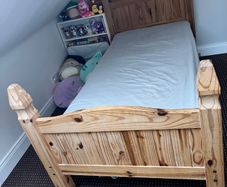 Single bed solid pine wood