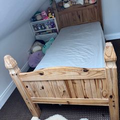Single bed solid pine wood