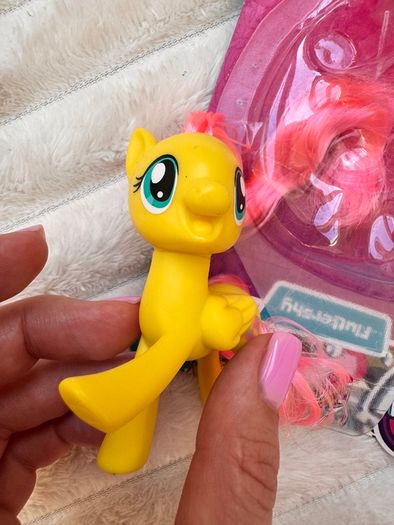 Hasbro My Little Pony Friends Fluttershy B8924 / C1141 Only Pony MLP approx. 8 cm. 2016  Please see photos