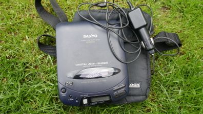 SANYO CDP-55 Vintage Compact Disc Personal CD Player