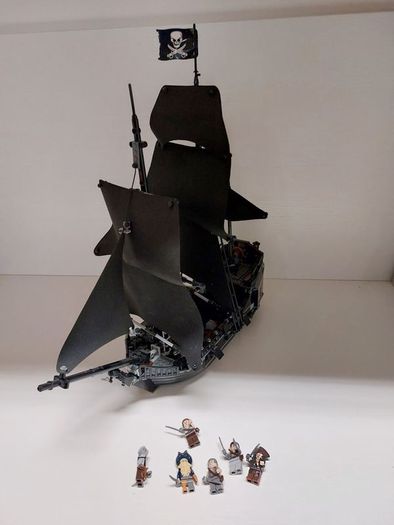 logo pirates 4184