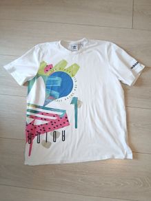 Ladies addidas t shirt size L