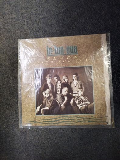 An Tua Nua Seven into the sea 12" Irish press