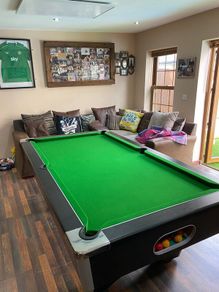 Pool table