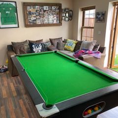 Pool table