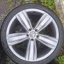 19" Genuine Vw Alloys with tyres Image 2