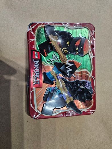 lego ninjago minifigures + tin