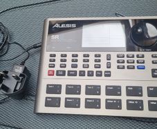 Alesis SR18 High Definition Drum Machine