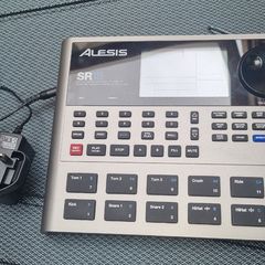 Alesis SR18 High Definition Drum Machine