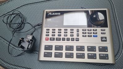 Alesis SR18 High Definition Drum Machine