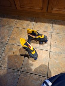 vintage roller skatrs