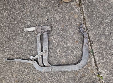 Valve Clamp