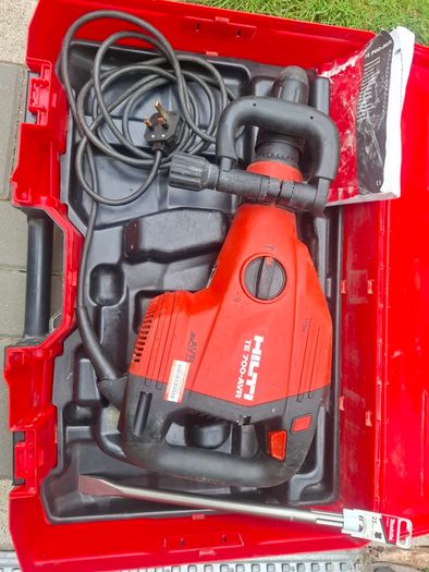 HILTI TE700 230v warranty 6-months/fully serviced
