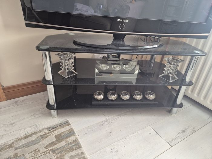 Tv & 3 tier glass stand
