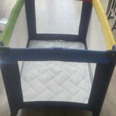 playpen/ travel cot