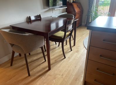 Small mid-century dining table by McIntosh - extendable