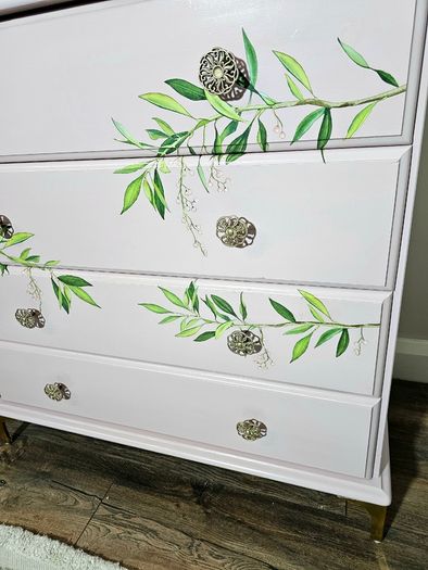 Chest of drawers