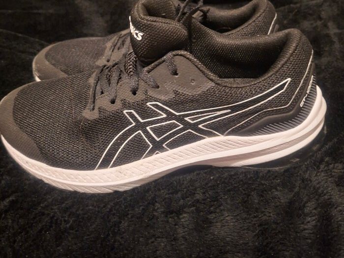 Asics GT-1000 Runners