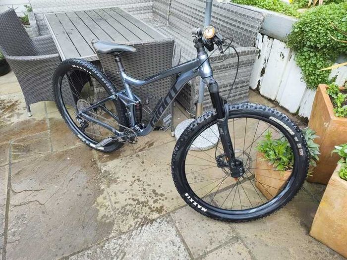 Giant stance full suspension mountain bike